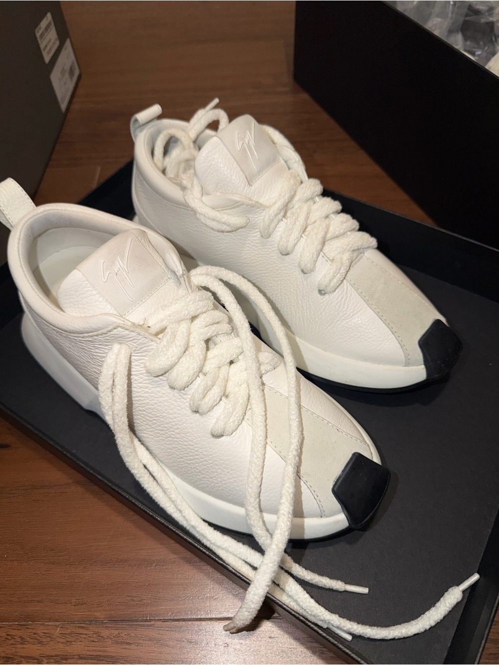 Giuseppe Zanotti White Leather Low-Top Sneakers with Black Toe-Cap